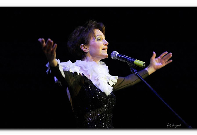 http://www.irenajarocka.pl/webdocs/image/cb699388.jpg