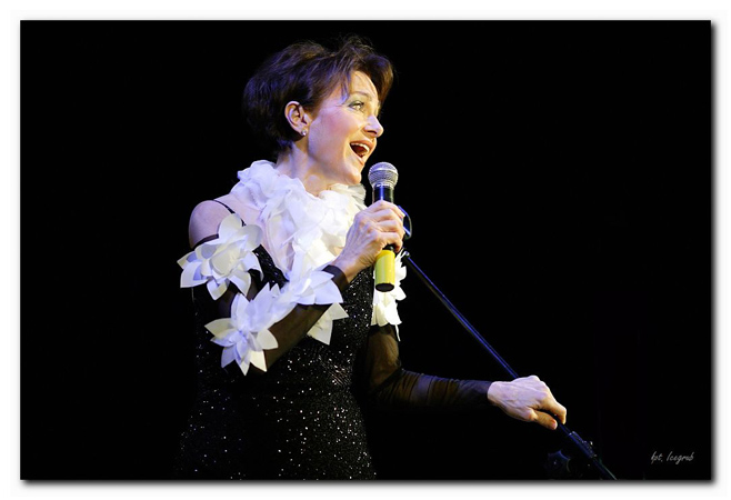 http://www.irenajarocka.pl/webdocs/image/e75d4697.jpg